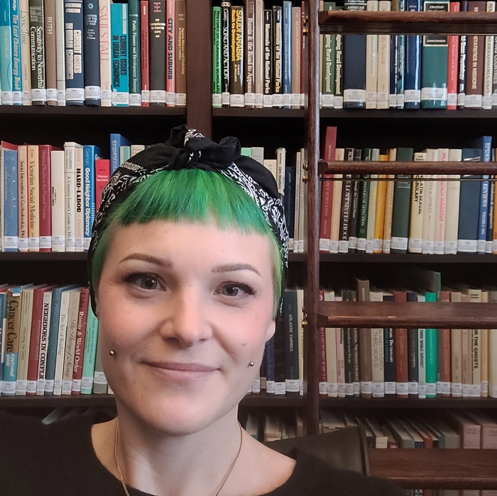 Meet your Posher, Jenn